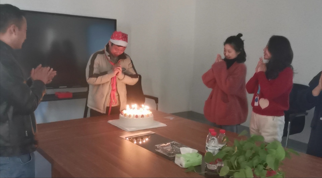 昆山蜜桃精品成人影片生日会与感恩节相遇