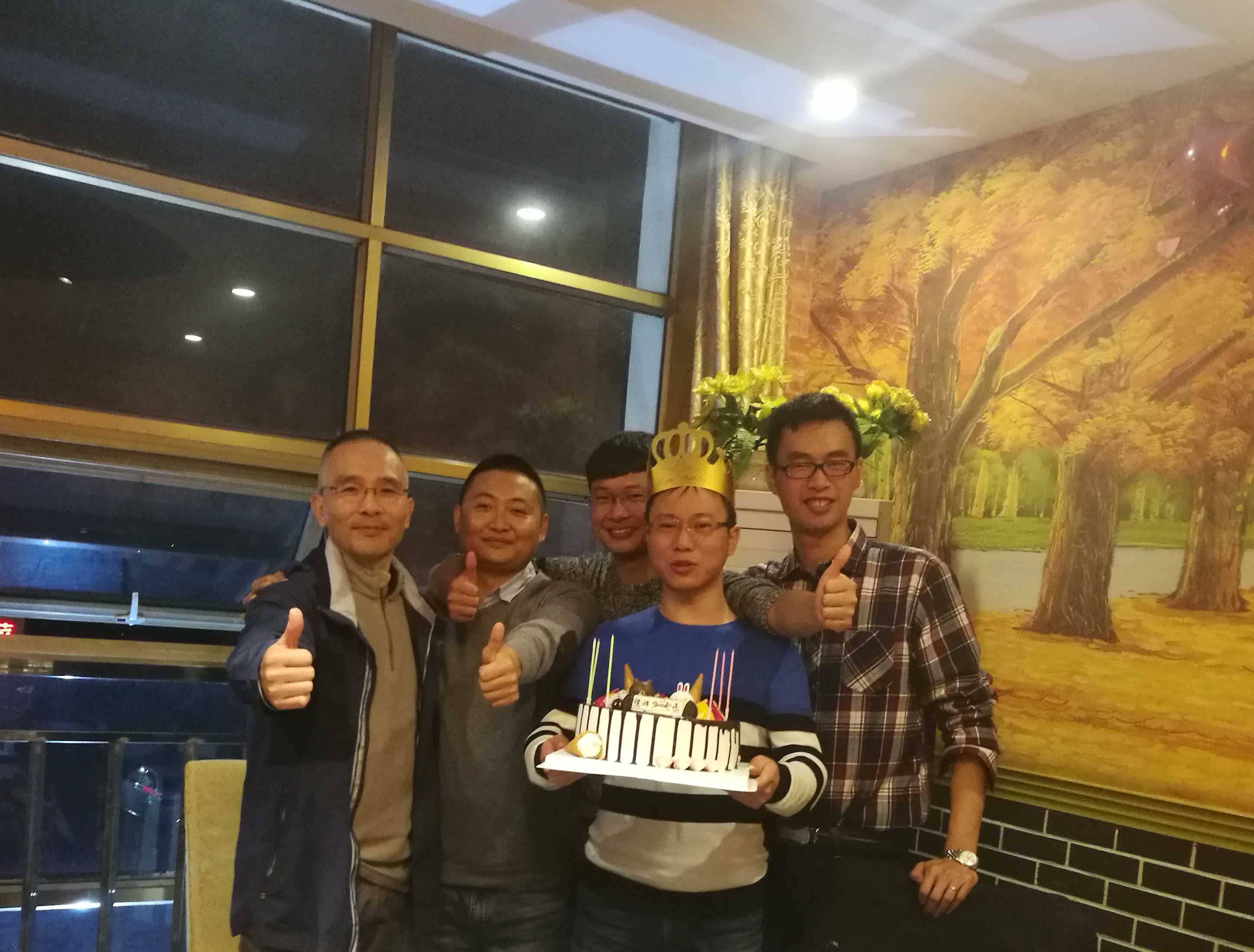 蜜桃精品成人影片的小伙伴们